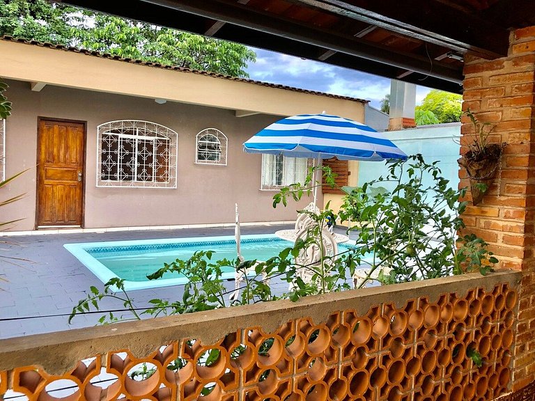 Casa com Piscina próximo ATRATIVOS/ wifi/ garagem