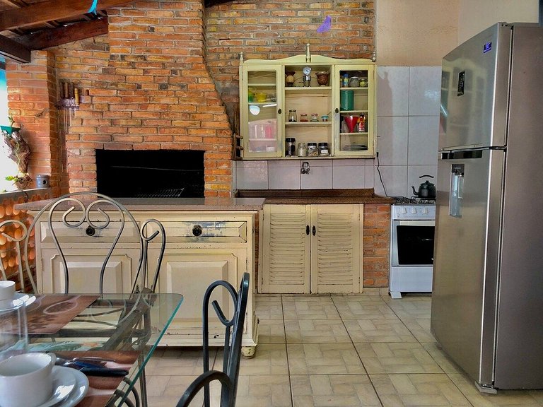 Casa com Piscina próximo ATRATIVOS/ wifi/ garagem