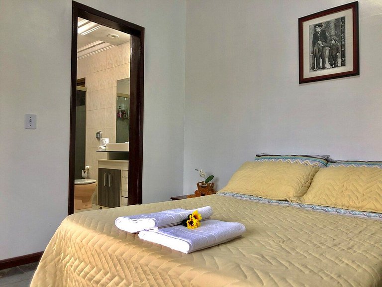 Casa com Piscina próximo ATRATIVOS/ wifi/ garagem