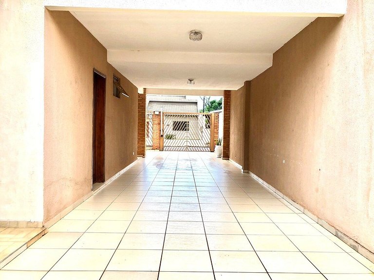 Casa com Piscina próximo ATRATIVOS/ wifi/ garagem