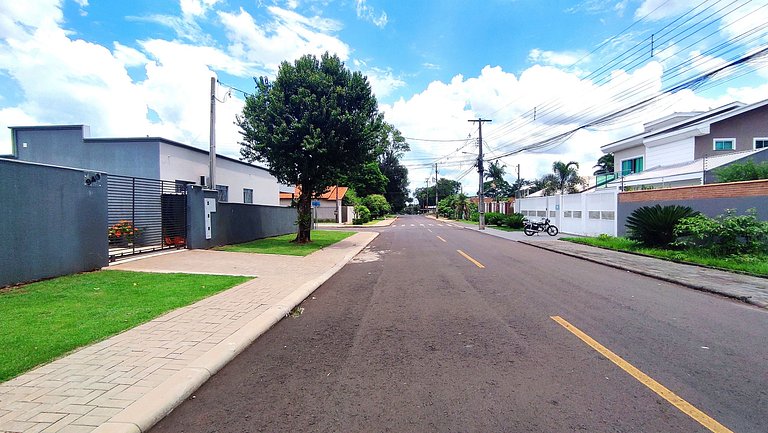 Linda Casa Bairro tranquilo prox Cataratas