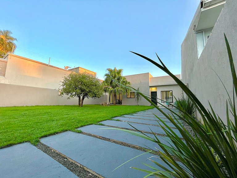 Casa Nova quintal amplo prox Cataratas e Centro