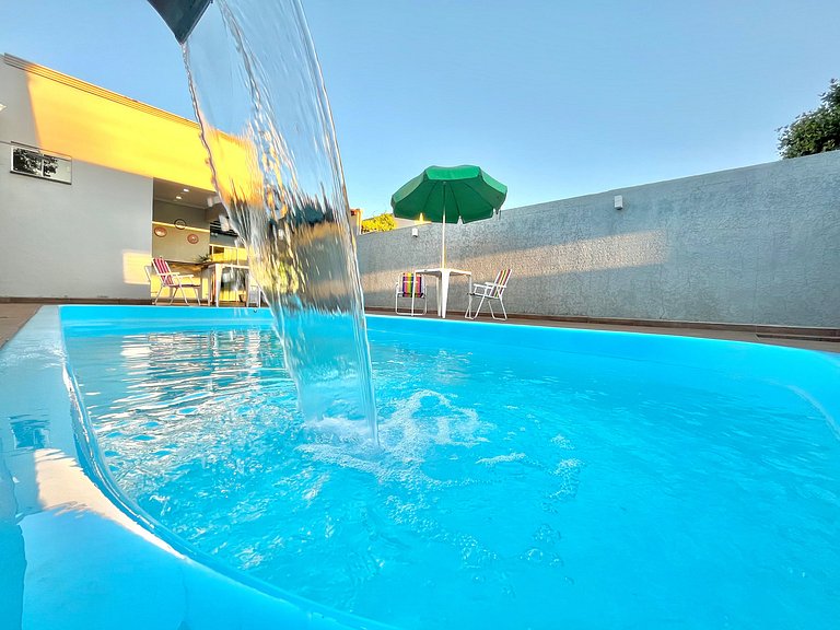 Casa com Piscina Ótima Localização para tudo
