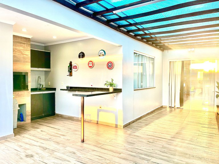 Casa com Piscina Ótima Localização para tudo