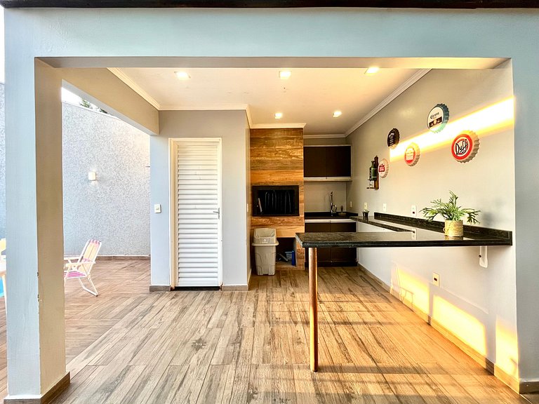 Casa com Piscina Ótima Localização para tudo