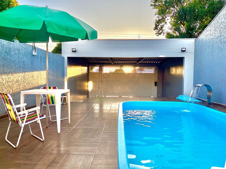 Casa com Piscina Ótima Localização para tudo