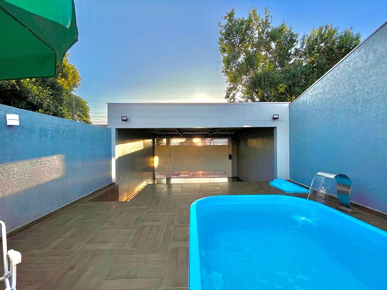Casa com Piscina Ótima Localização para tudo