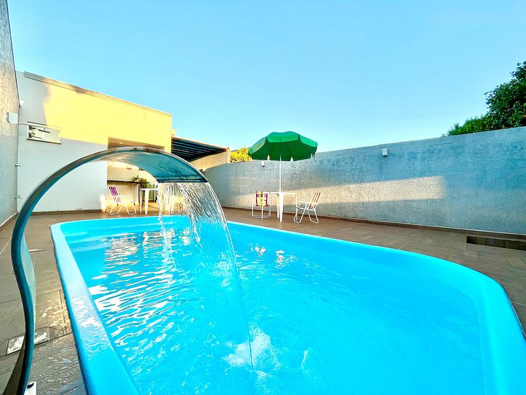 Casa com Piscina Ótima Localização para tudo