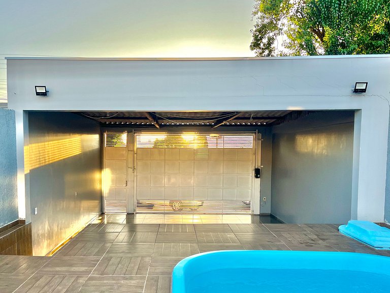 Casa com Piscina Ótima Localização para tudo