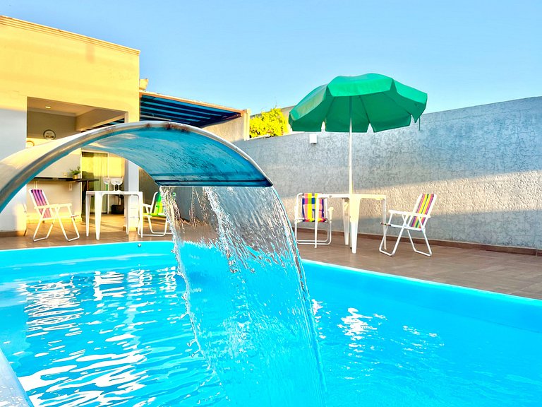 Casa com Piscina Ótima Localização para tudo