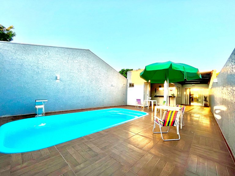 Casa com Piscina Ótima Localização para tudo