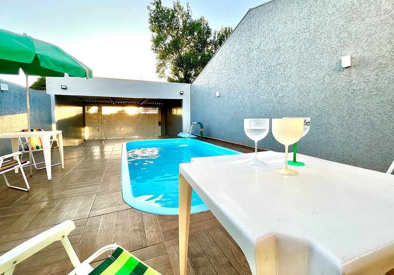 Casa com Piscina Ótima Localização para tudo