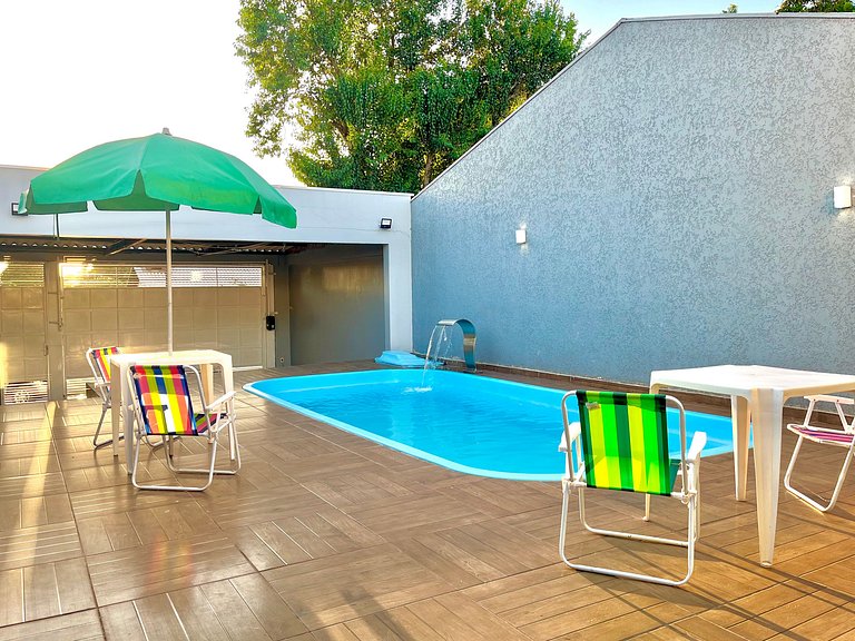 Casa com Piscina Ótima Localização para tudo