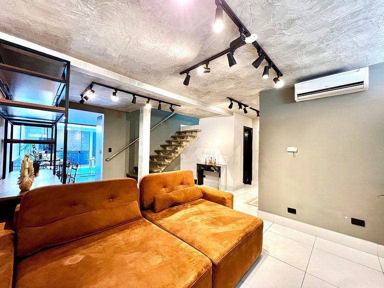 Casa com Piscina e churrasqueira 5 min do Centro