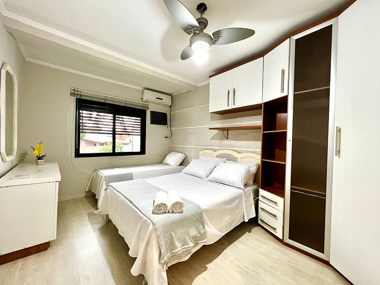 Casa com Piscina e churrasqueira 5 min do Centro