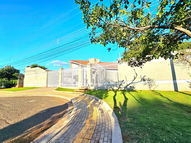 Casa Bairro Nobre prox Cataratas e Centro