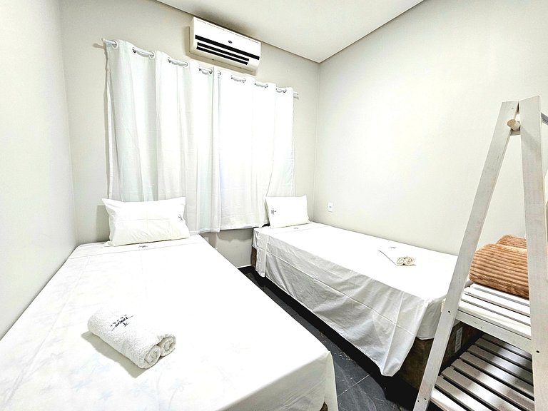 Casa Nova com 3 quartos / Churrasqueira / Banheira prox Cata