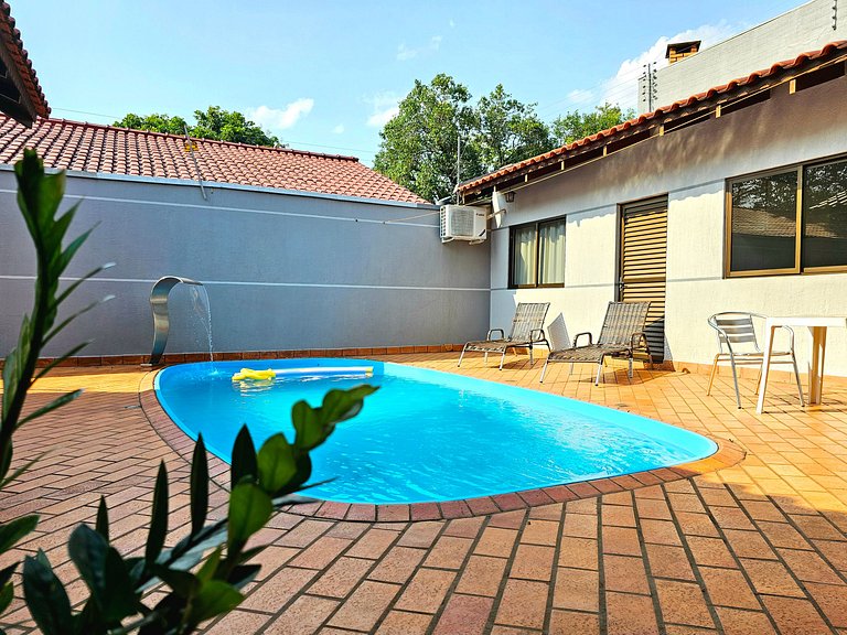 Casa Familiar 4 quartos Piscina e Churrasqueira