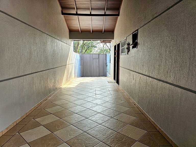 Casa Familiar 4 quartos Piscina e Churrasqueira