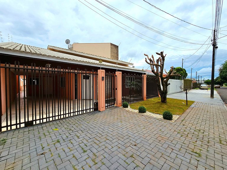 Casa 4 quartos Piscina prox Paraguai e Itaipu