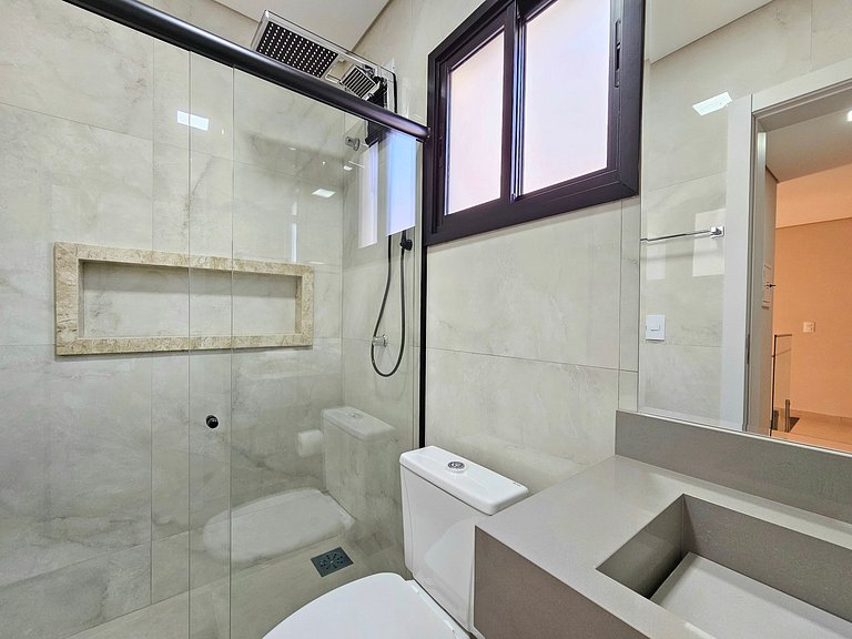 Casa Alto Padrão Novíssima 3 quartos