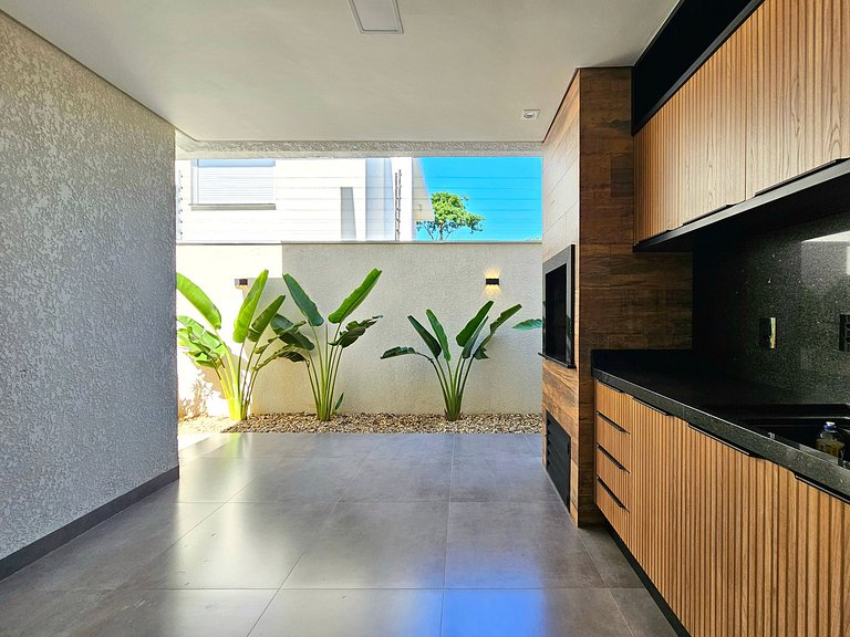 Casa Alto Padrão Novíssima 3 quartos