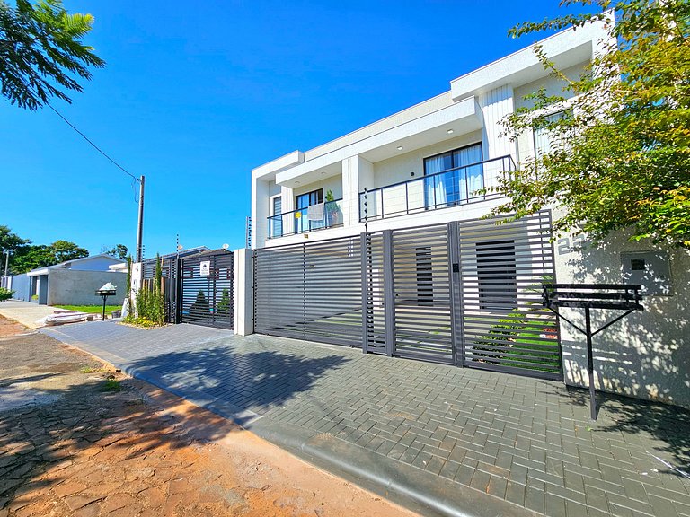 Casa Alto Padrão Novíssima 3 quartos