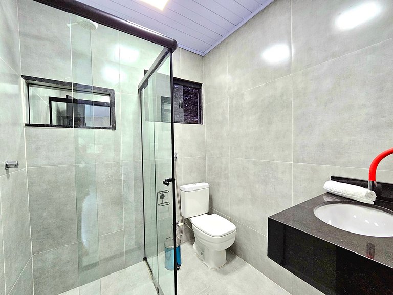 Casa 3 quartos com 6 camas - bairro tranquilo