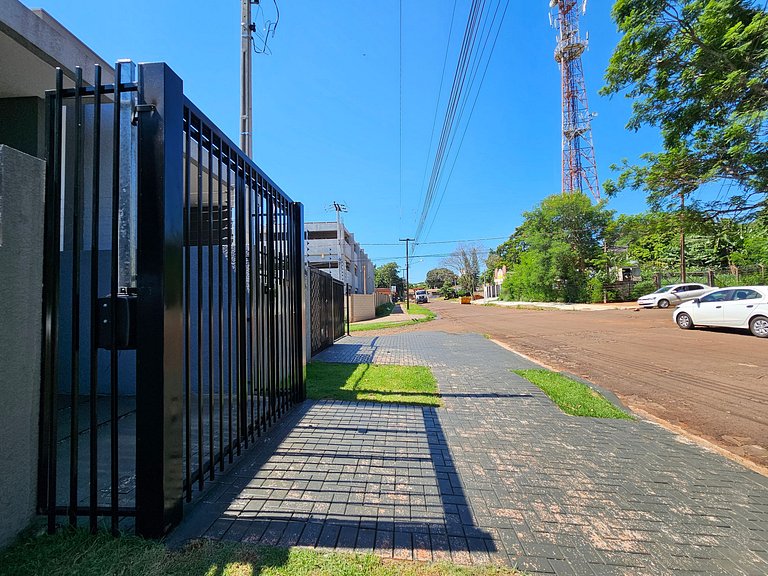 Casa NOVA para 06 pessoas prox Centro e Cataratas