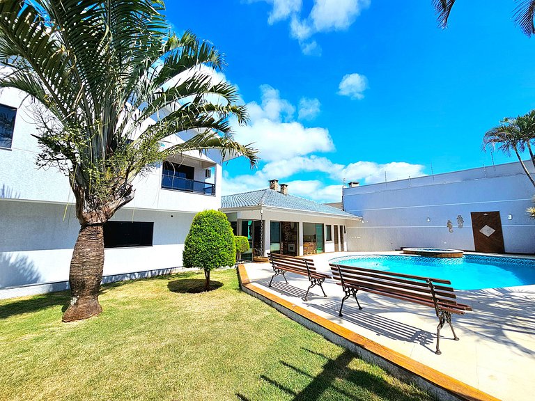 Casa 6 quartos Padrão TOP area nobre prox atrativo