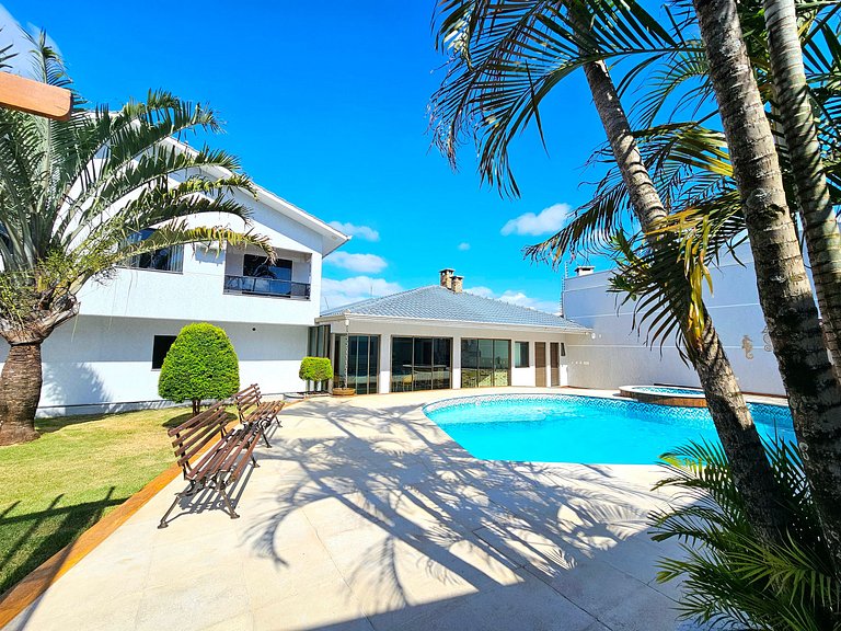 Casa 6 quartos Padrão TOP area nobre prox atrativo