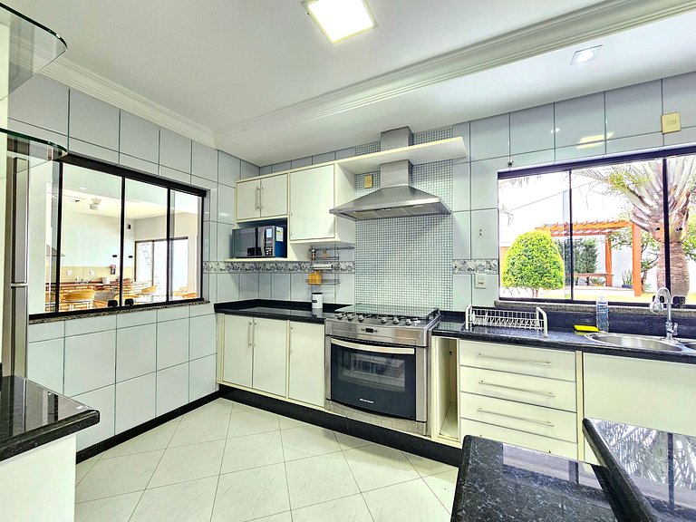 Casa 6 quartos Padrão TOP area nobre prox atrativo