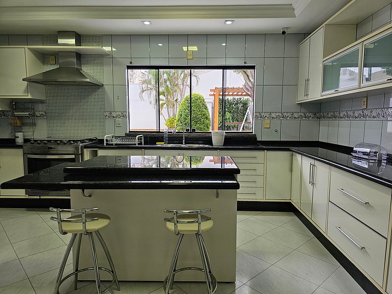 Casa 6 quartos Padrão TOP area nobre prox atrativo