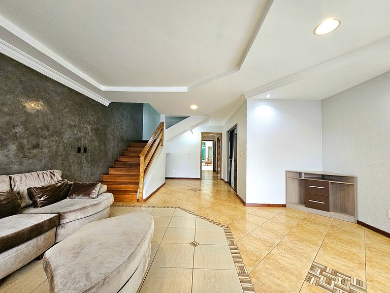 Casa 6 quartos Padrão TOP area nobre prox atrativo