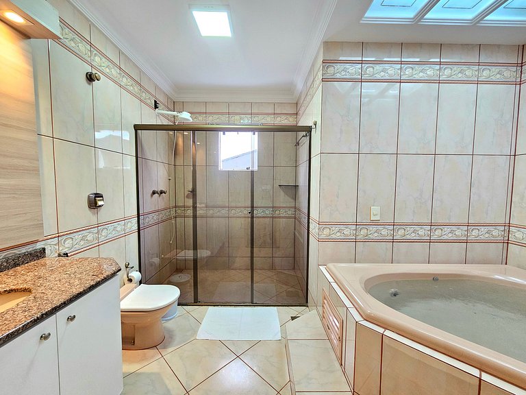 Casa 6 quartos Padrão TOP area nobre prox atrativo
