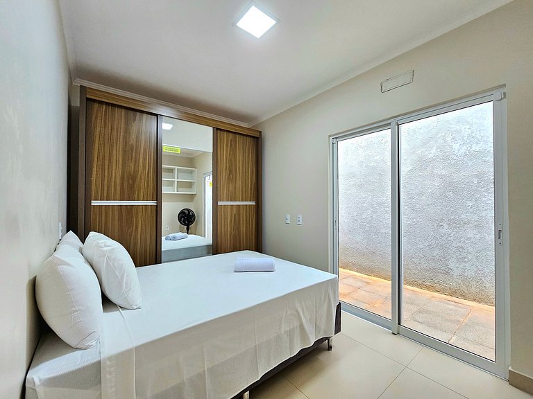 Casa 2 suítes e 2 quartos, piscina e churrasqueira