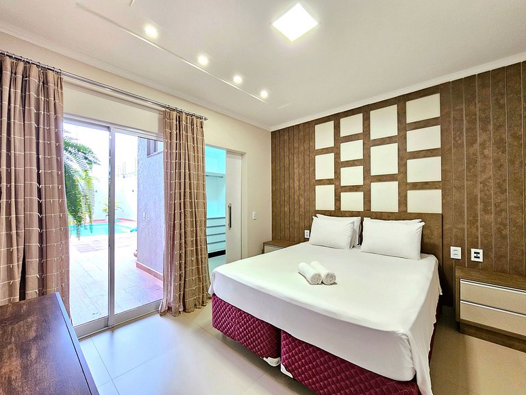 Casa 2 suítes e 2 quartos, piscina e churrasqueira