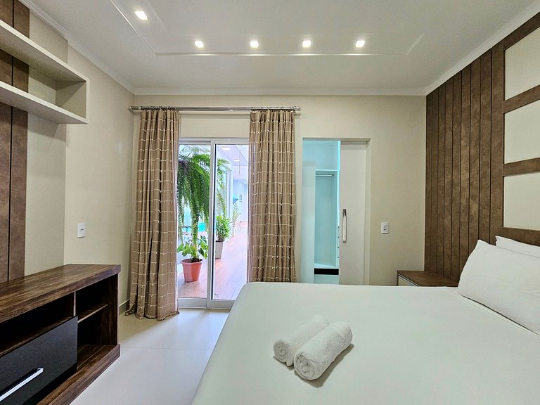 Casa 2 suítes e 2 quartos, piscina e churrasqueira