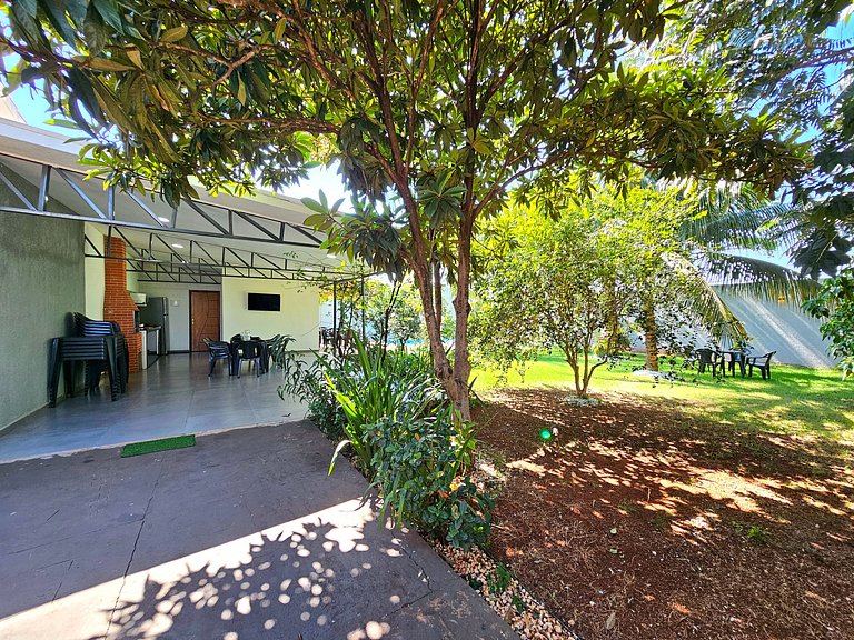 Casa 2 quartos 2 banheiros em meio a Área Verde