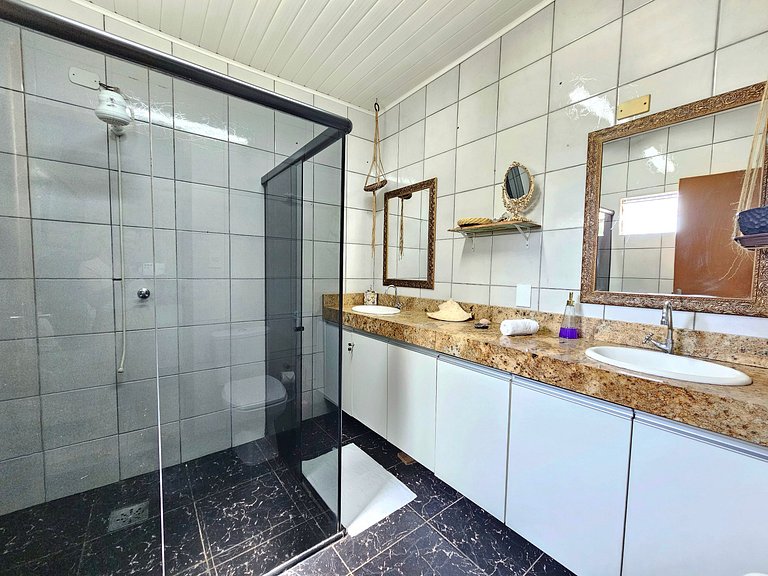 Casa Familiar 4 quartos Piscina região Central Foz