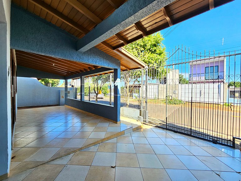 Casa Familiar Espaço Amplo com churrasqueira