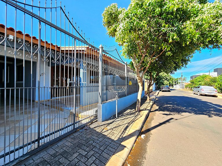 Casa Familiar Espaço Amplo com churrasqueira