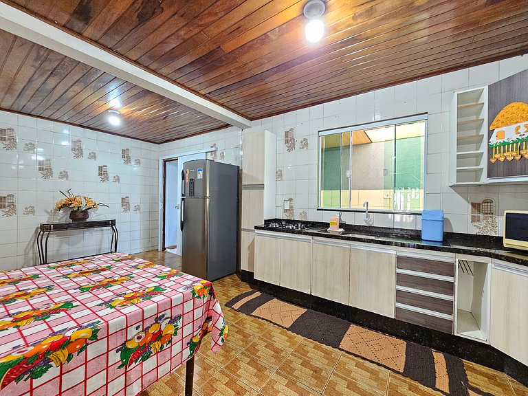Casa Familiar Espaço Amplo com churrasqueira