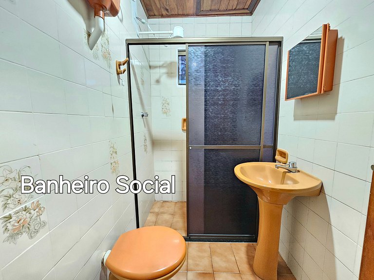 Casa Familiar Espaço Amplo com churrasqueira