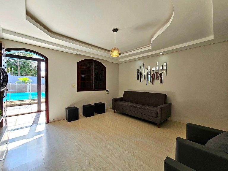 Casa Familiar 3 quartos c Piscina prox centro