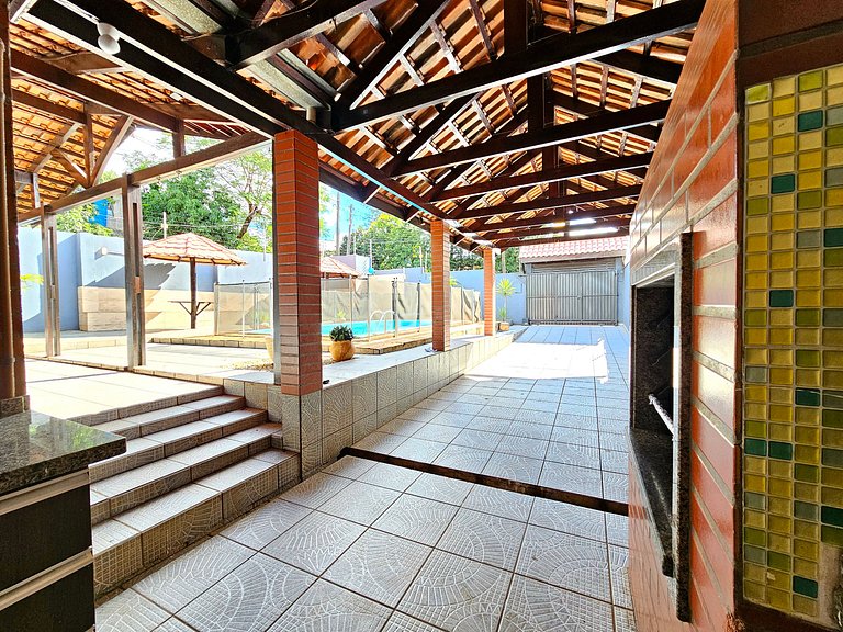 Casa Familiar 3 quartos c Piscina prox centro