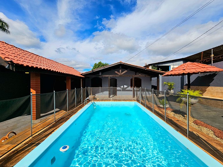 Casa Familiar 3 quartos c Piscina prox centro