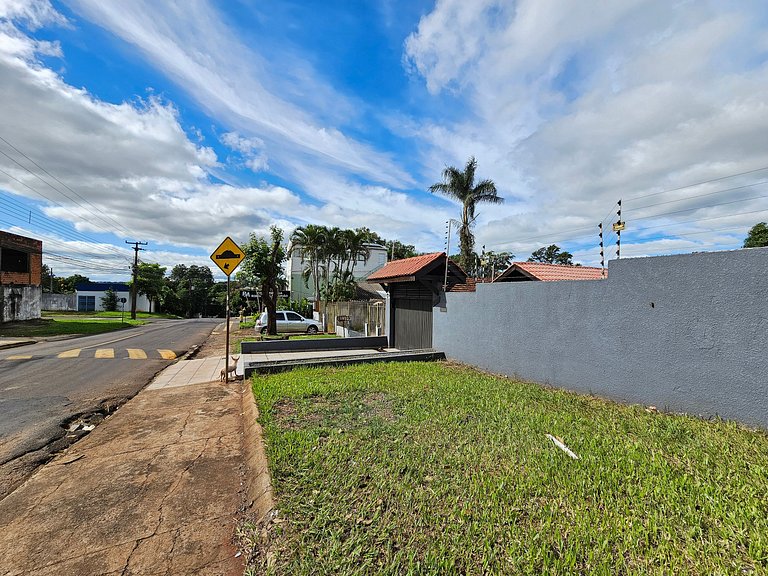 Casa Familiar 3 quartos c Piscina prox centro