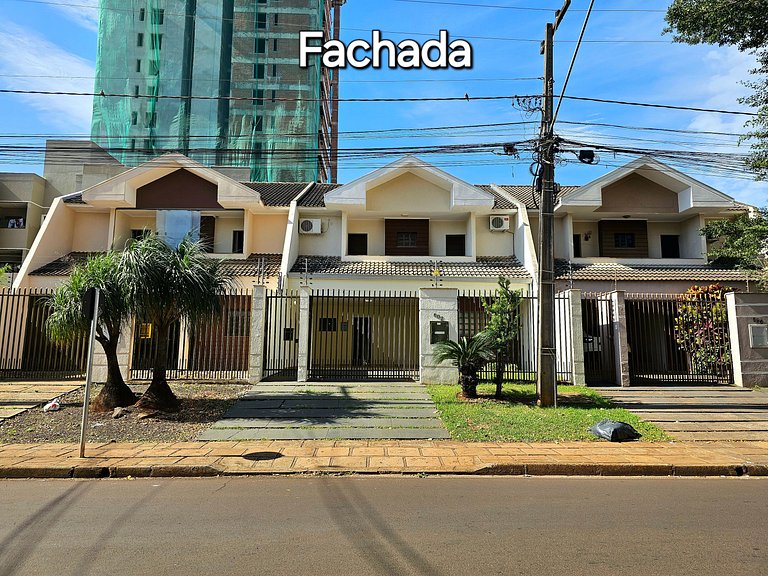 No Centro 9 pessoas com Piscina e Churrasqueira