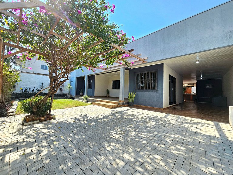 Casa 4 quartos c Piscina 20 min dos Atrativos